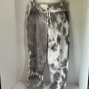 Love streak tie dye gray white sweat pants size medium joggers pockets